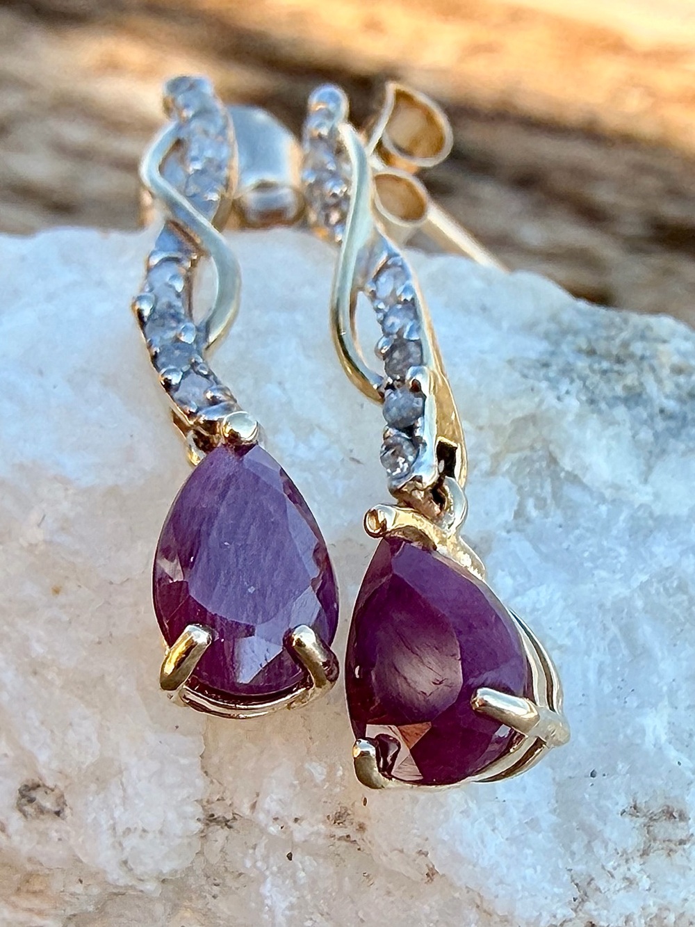 ❤️ 10K SOLID GOLD 1 CTW Ruby & Diamond Dangle Earrings - Picture 10 of 11